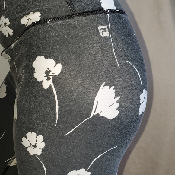 Fabletics salar Capri leggings - Picture 10 of 10
